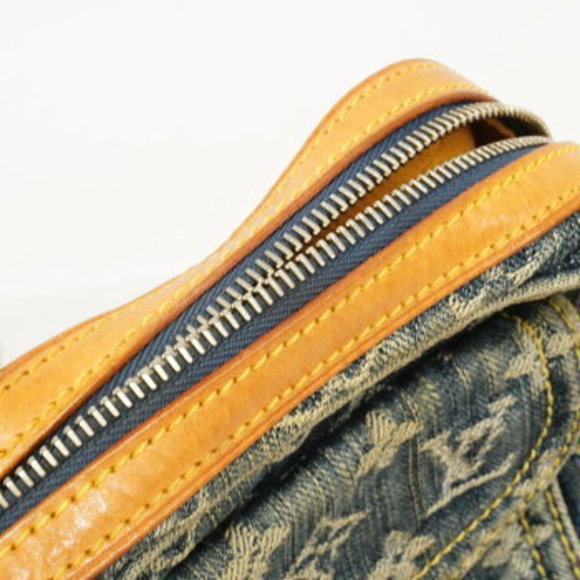 Louis Vuitton Monogram Denim Camera Bag - Picture 8 of 13